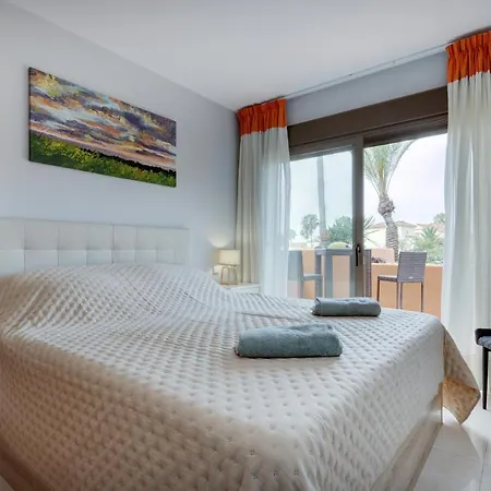 Luxury 3 Bed Sea Views With Pool Appartement *